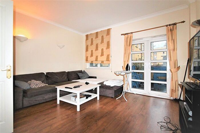 2 Bedroom Flat To Rent In Albany Court Plumbers Row, London, E1