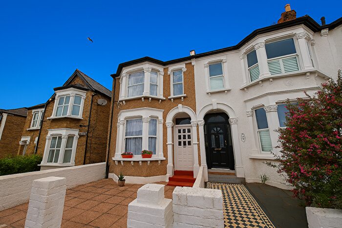 2 Bedroom Flat To Rent In George Lane, London, SE13