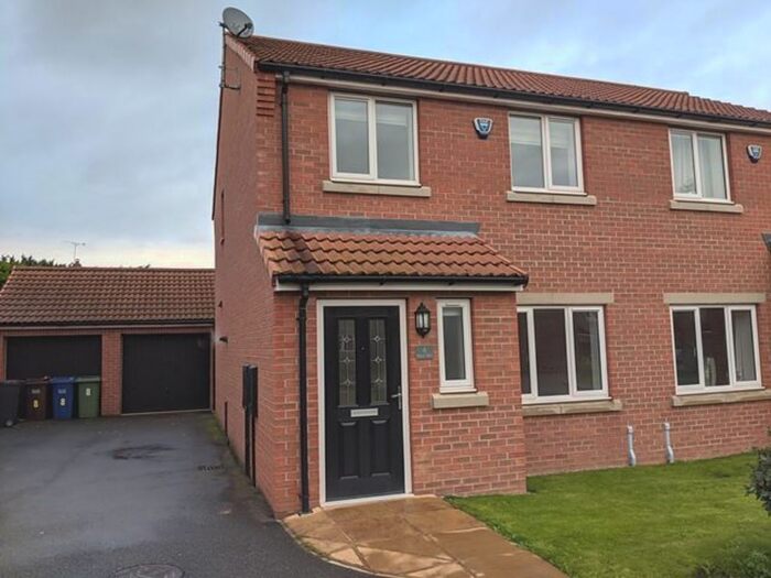 3 Bedroom Semi-Detached House To Rent In Field View, South Milford, Leeds, LS25