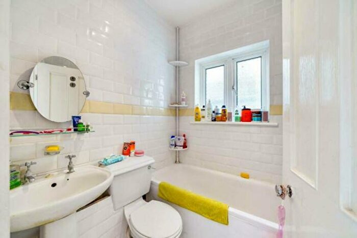 1 Bedroom Flat For Sale In Gloucester Road, Croydon, CR0