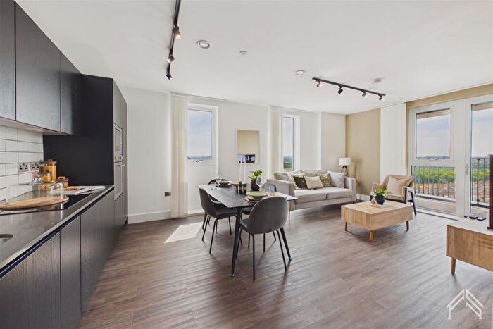 2 Bedroom Apartment To Rent In Water Way, North Kensington London, NW10