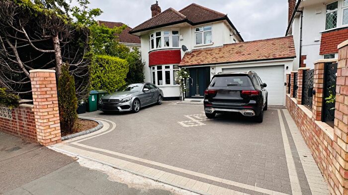 3 Bedroom Detached House To Rent In Colne Way, Watford, WD25