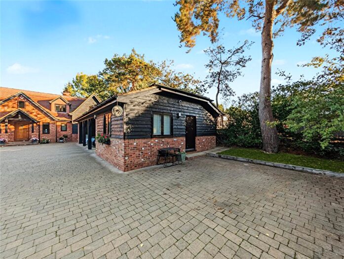 Apartment To Rent In Nine Mile Ride, Finchampstead, Wokingham, Berkshire, RG40