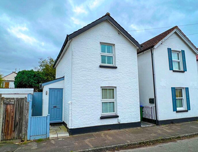 2 Bedroom Detached Villa For Sale In Hurst Lane, East Molesey, KT8