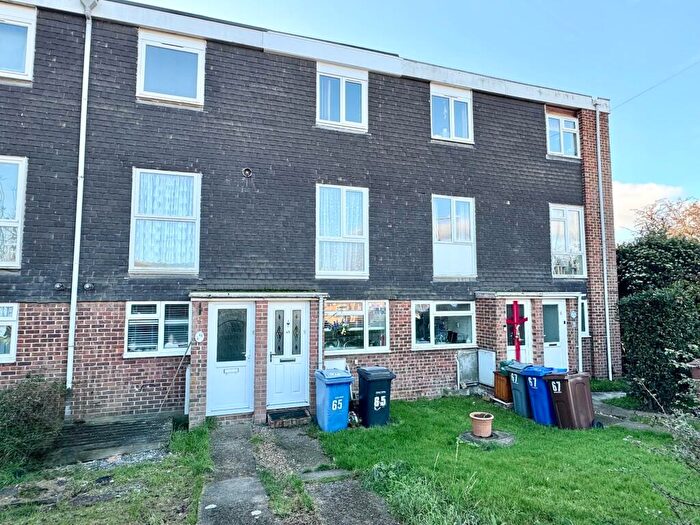 2 Bedroom Maisonette To Rent In Boyce Road, Stanford-Le-Hope, SS17