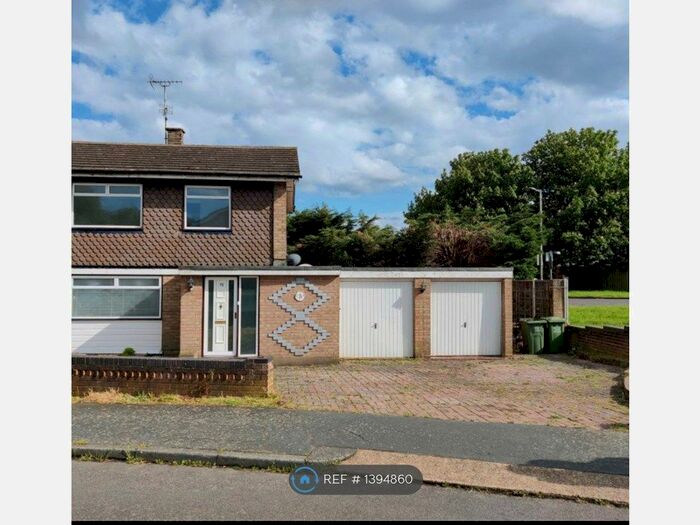 4 Bedroom Semi-Detached House To Rent In Billericay, Billericay, CM11