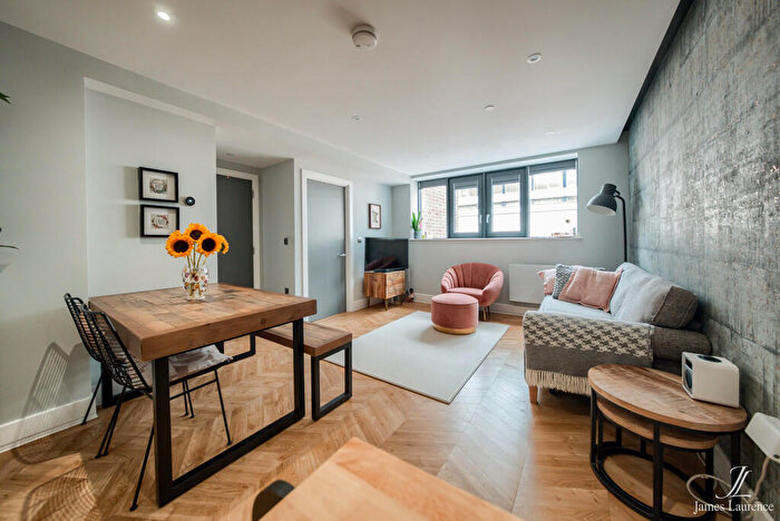 2 Bedroom Apartment For Sale In Beaufort House, - Newhall Street, Jewellery Quarter, B3