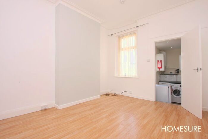 2 Bedroom Flat To Rent In Warbreck Moor, Liverpool L9