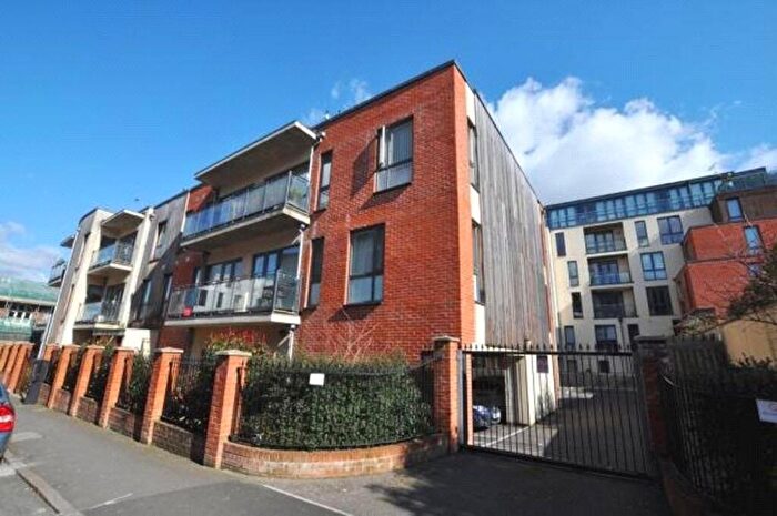 1 Bedroom Flat To Rent In Westnye House, Haydon Place, Guildford, GU1
