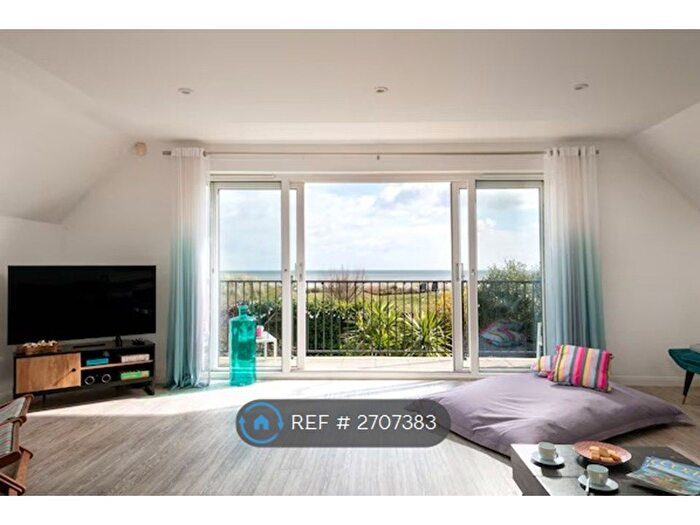 4 Bedroom Detached House To Rent In The Parade, Greatstone, TN28