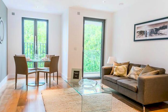 1 Bedroom Flat To Rent In Bonchurch Road, Portobello Square, Ladbroke Grove, W10