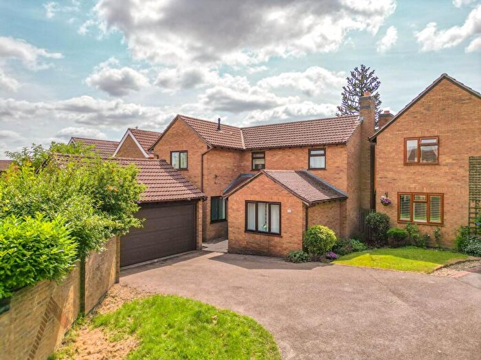 4 Bedroom Detached House For Sale In Ashleigh Drive, Nuneaton, CV11