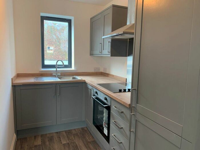 2 Bedroom Flat To Rent In Wood Street, Wakefield, WF1