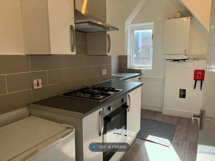 1 Bedroom Flat To Rent In Crescent Road, Luton, LU2