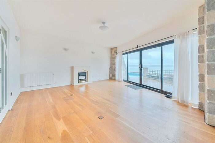 3 Bedroom Apartment For Sale In The Fort, Cawsand, Torpoint, PL10
