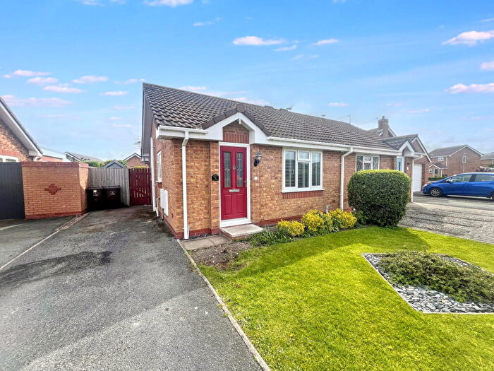 2 Bedroom Semi-Detached Bungalow For Sale In Lon Glanfor, Belgrano, Conwy, LL22