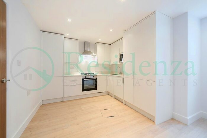 2 Bedroom Flat To Rent In Thurlow Park Road, London, SE21