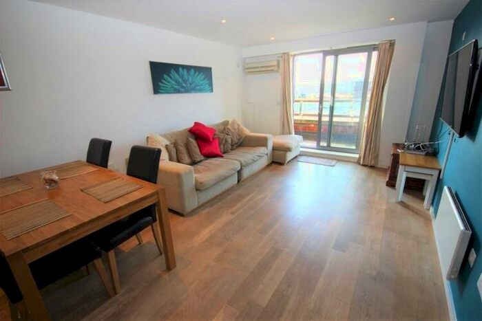 2 Bedroom Apartment To Rent In Castlegate, Chester Road Manchester, M15