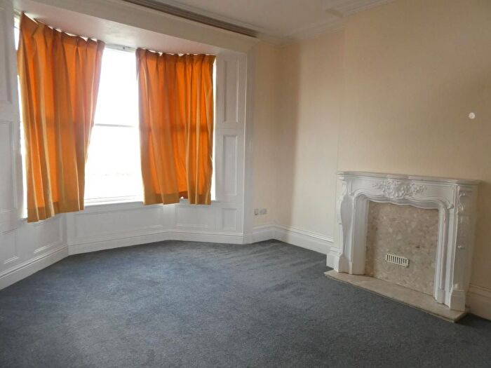 2 Bedroom Flat To Rent In Marine Road, Pensarn, Abergele, LL22