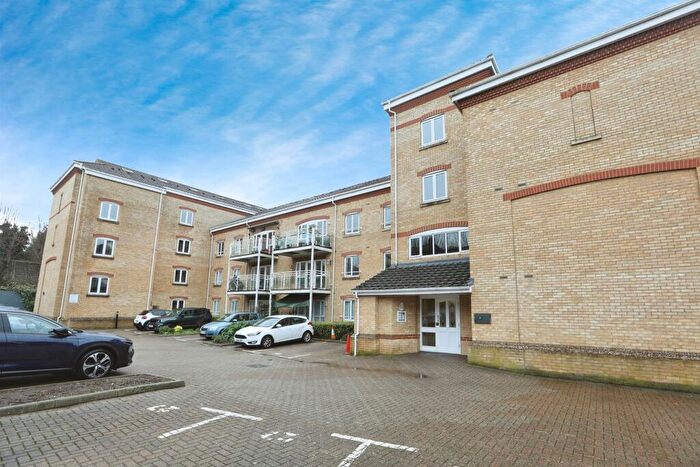 2 Bedroom Apartment For Sale In Tonbridge Road, Maidstone, ME16