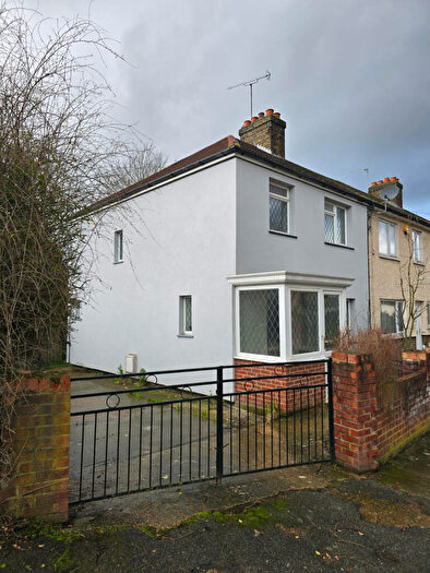 3 Bedroom Semi Detached House To Rent In Pound Park Road, Charlton, London, SE7