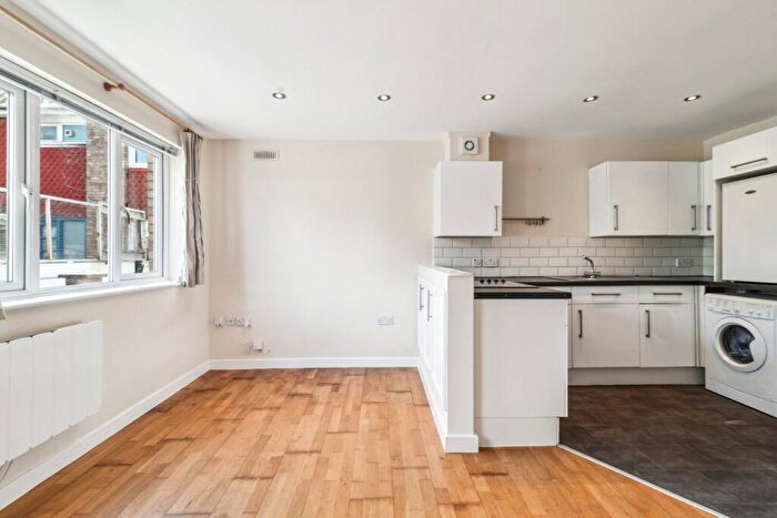 1 Bedroom House To Rent In Bedford Hill, SW12