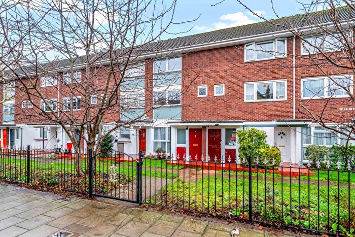 2 Bedroom Maisonette To Rent In Tankerville Road, London, SW16