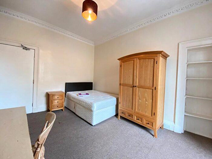 4 Bedroom Flat To Rent In Clerk Street, Newington, Edinburgh, EH8