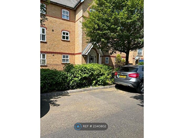 2 Bedroom Flat To Rent In Chamberlayne Avenue, Wembley, HA9
