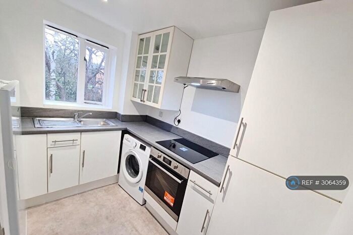 2 Bedroom Flat To Rent In Ruston Road, London, SE18