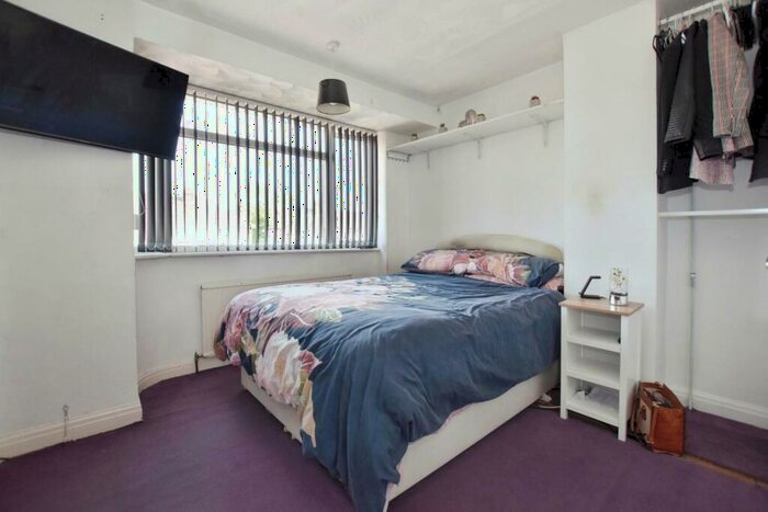 3 Bedroom Terraced House For Sale In Headley Park Avenue, Bristol, BS13