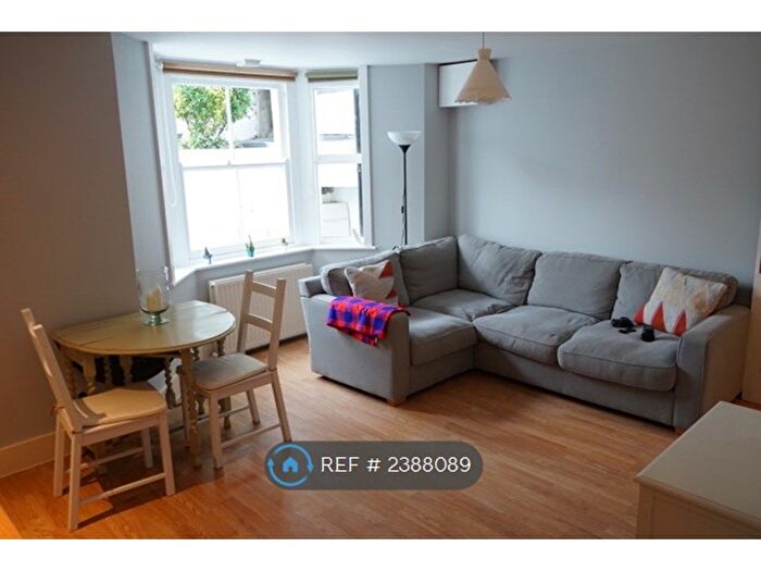 1 Bedroom Flat To Rent In Rossiter Road, London, SW12