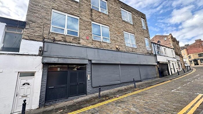 Studio To Rent In Daisy Hill, Dewsbury, WF13
