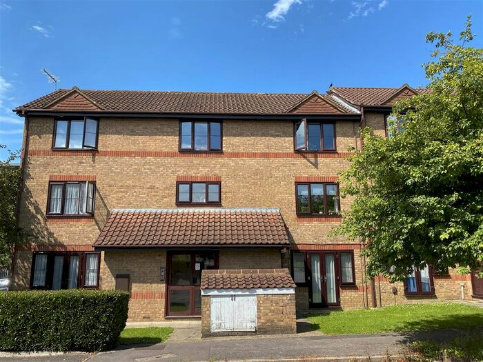 Studio To Rent In Dunnock Close, Borehamwood, WD6
