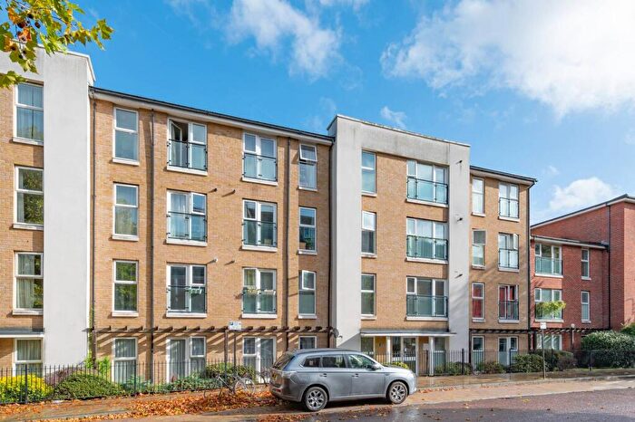 2 Bedroom Flat To Rent In Chandler Way, Peckham, London, SE15