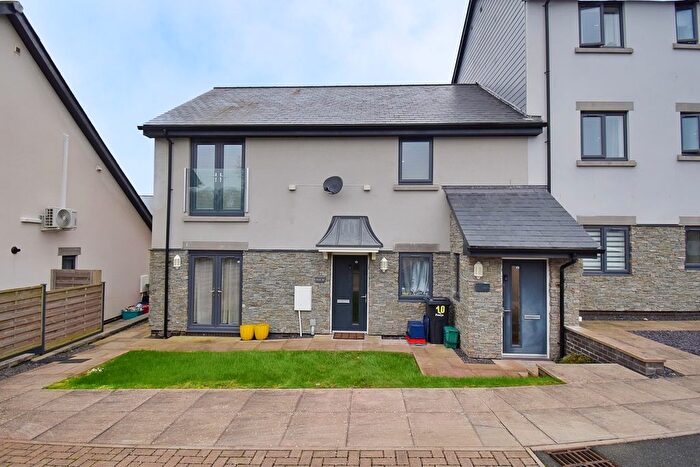 2 Bedroom Flat For Sale In Court Rise, Hoggan Park, Brecon, Powys., LD3
