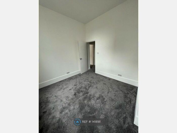 2 Bedroom Flat To Rent In Station Road, London, SE25