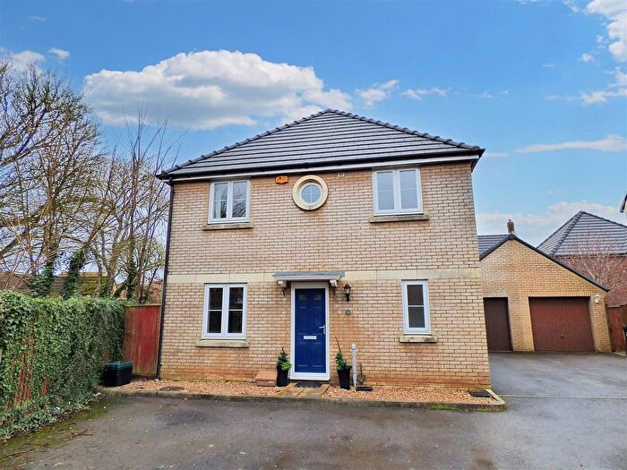 3 Bedroom Detached House To Rent In Willow Way, Crewkerne, Somerset, TA18