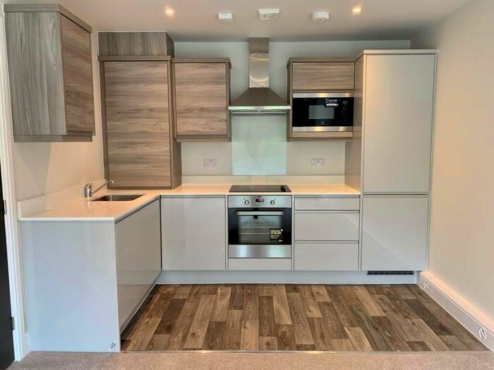 1 Bedroom Flat To Rent In Woodland Court, Soothouse Spring, St.Albans, AL3