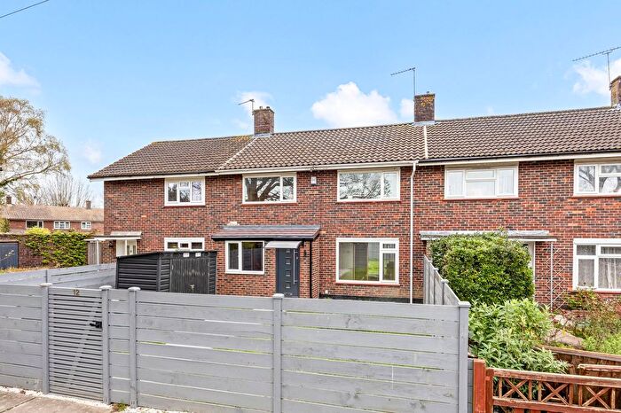 4 Bedroom Terraced House For Sale In Kilnmead Close, Crawley, RH10