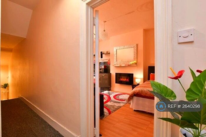 Studio To Rent In Goldstone Villas, Hove, BN3
