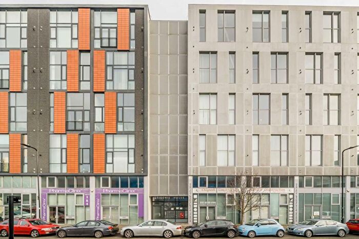 1 Bedroom Flat To Rent In Cowley Road, London, W3