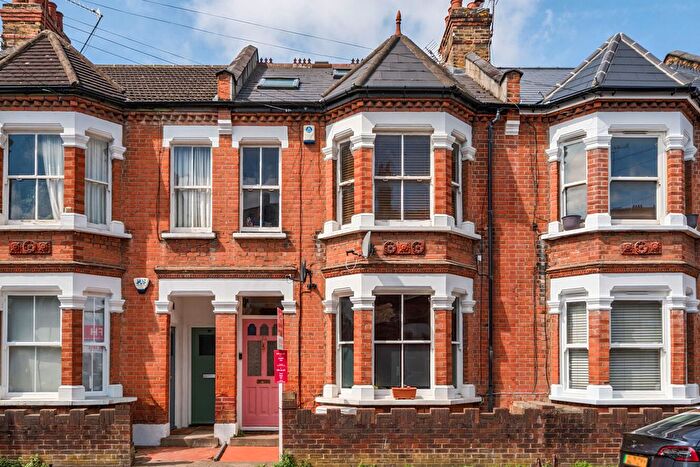 2 Bedroom Maisonette For Sale In Mafeking Avenue, Brentford, London, TW8