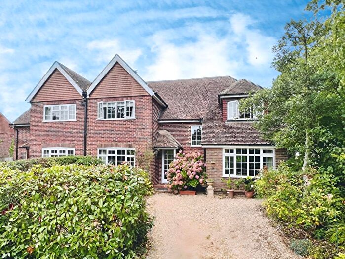 5 Bedroom Semi-Detached House For Sale In Shoreham Lane, St. Michaels, Tenterden, TN30