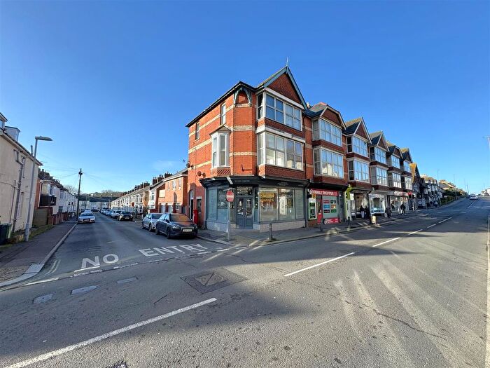 2 Bedroom Flat For Sale In Abbotsbury Road, Weymouth, DT4