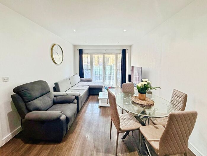 2 Bedroom Flat To Rent In Hampden Place, St. Andrews Way, Watford, Hertfordshire, WD19