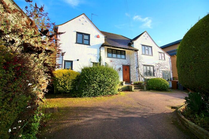 4 Bedroom Detached House To Rent In Beech Avenue, Radlett, Hertfordshire, WD7