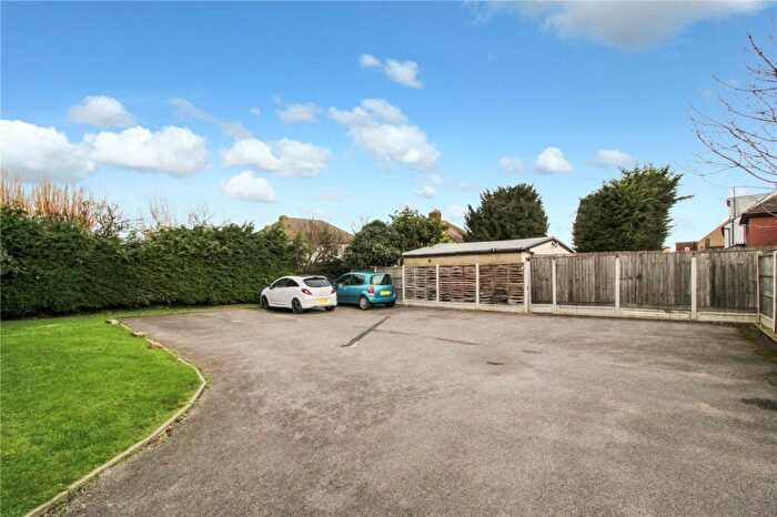 1 Bedroom Apartment For Sale In Herschell Road, Leigh-on-Sea, Essex, SS9