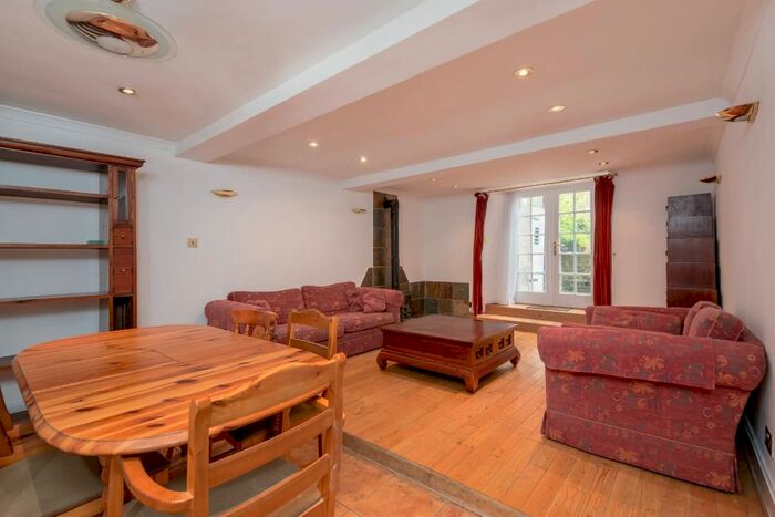 2 Bedroom Flat To Rent In Northumberland Street, New Town, Edinburgh, EH3