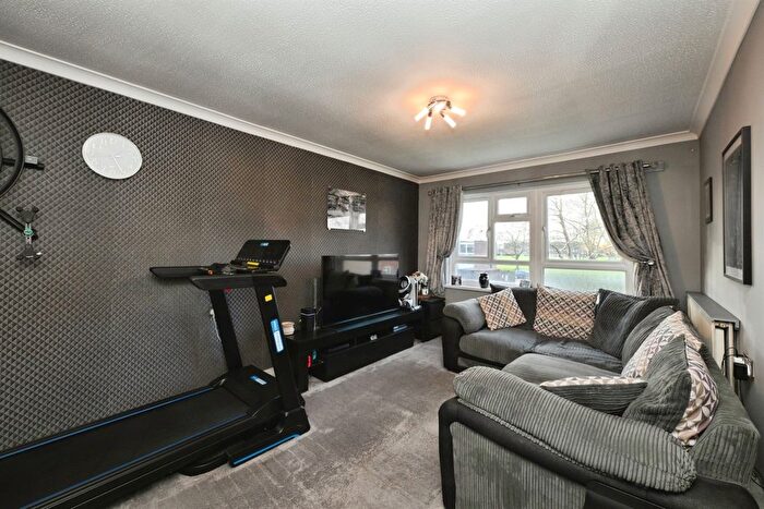 1 Bedroom Flat For Sale In Neal Court, Waltham Abbey, EN9